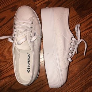 White Platform Supergas